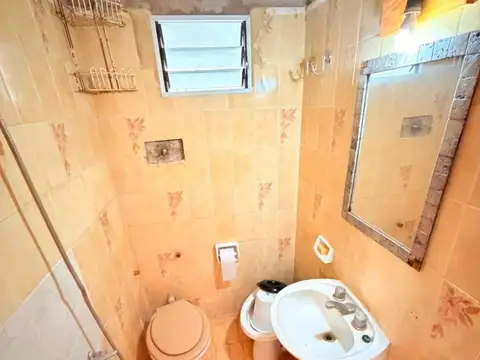 Casa 2 ambientes con 1 baño