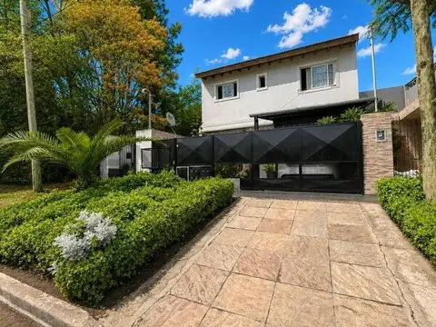 Casa en venta 4 ambientes