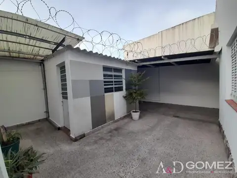 Depto Tipo Casa en Alquiler en Jose Leon Suarez, $ 800.000
