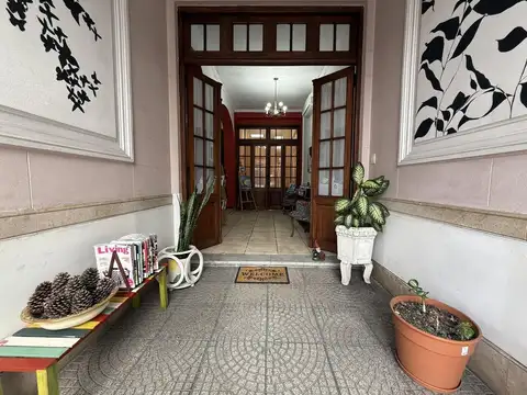 Gral. Arenales e/ Av. Belgrano y C. Brandsen n 372