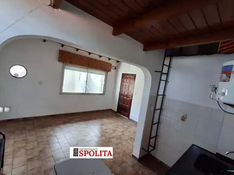 Depto Tipo Casa 2 ambientes con 1 baño