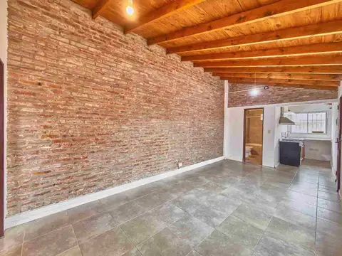 Depto Tipo Casa 2 ambientes con 1 baño