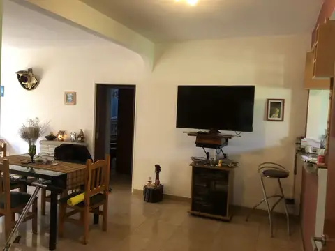 Casa 4 ambientes con 1 baño