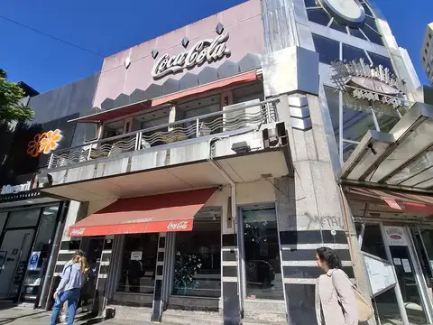 Esquina única en Av Cabildo