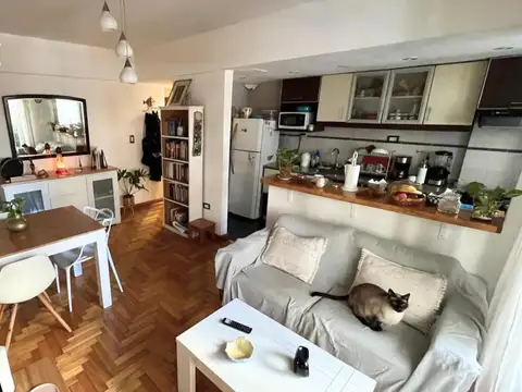Departamento de 3 ambientes en venta en Boedo con balcón corrido