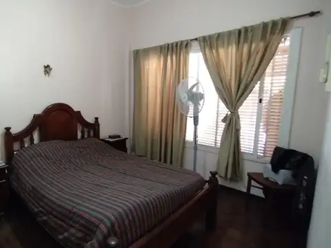 Casa 6 ambientes con 5 baños