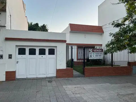 Casa de 4 Ambientes con Garage Sobre Laprida 1334, Lomas de Zamora