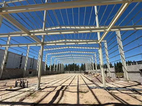 ALQUILER Parque Industrial Ezeiza 3200 mts cub totales