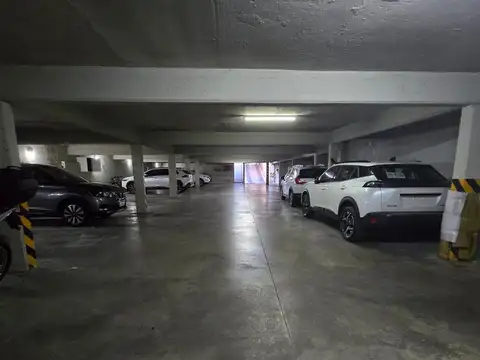 Cochera cubierta en venta-Barrio Martin-Se acepta vehículo en parte de pago