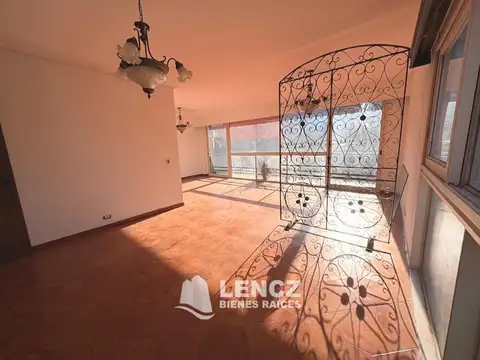 VENTA DEPARTAMENTO PISO 5 AMBIENTES C/COCHERA. Y BAULERA- QUILMES CENTRO- NUEVO VALOR!