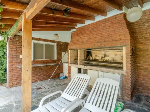 Casa en Venta con 5 cocheras