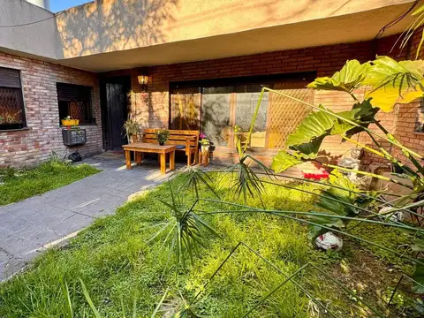 VENTA CASA 4 AMBIENTES ITUZAINGO COCHERA PATIO