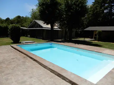 Casa en Venta con 2 cocheras