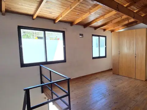 Depto Tipo Casa 2 ambientes con 1 baño