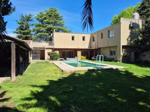 Casaquinta en Tortuguitas 4 Dorm. 611m2
