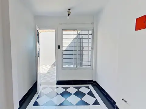DEPARTMENTO 5 AMBIENTES RECICLADO A NUEVO CON PATIOS Y TERRAZA. R. DEL LIBANO 1900 GERLI