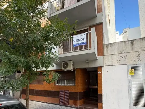 3 AMBIENTES RECICLADO A NUEVO FRENTE C/BALCON BAÑO Y TOILLET