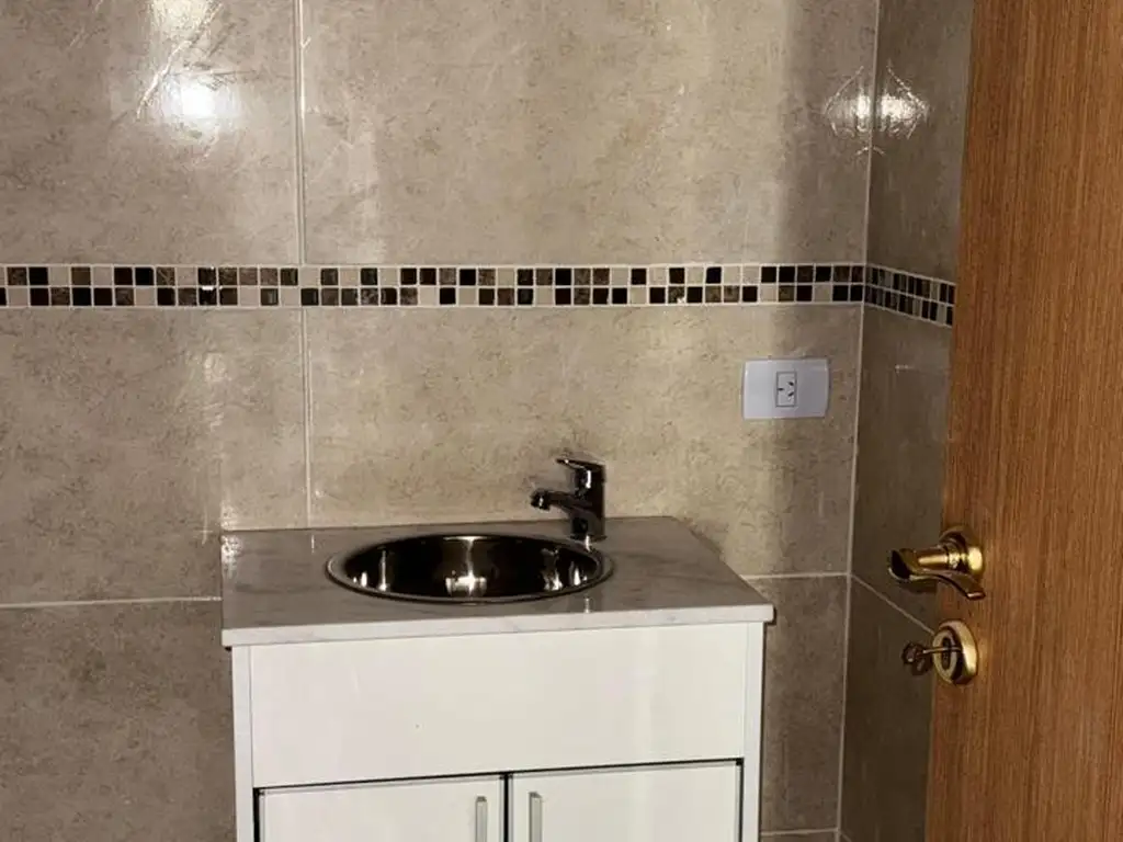 CRYSTALL 5 de 37 Unidades en Barracas