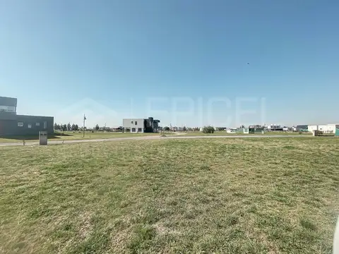 LOTE CON FONDO A LA LAGUNA EN SAN LUCAS