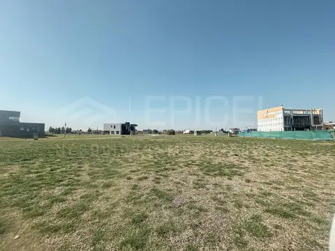 LOTE CON FONDO A LA LAGUNA EN SAN LUCAS