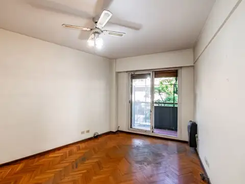 Republica de Eslovenia 1800, Piso 1