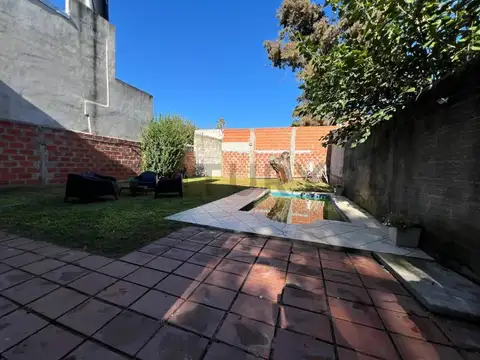 Casa en venta en Villa Udaondo. BAJO DE PRECIO