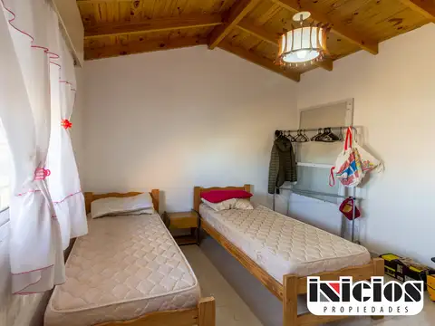 Chalet solo en lote - C788