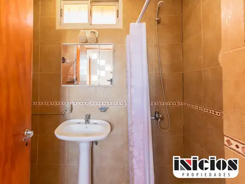 Casa 3 ambientes con 2 baños