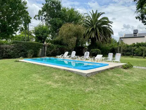 Casa 10 ambientes con 3 baños