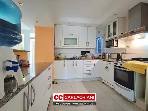 Casa 7 ambientes con 3 baños