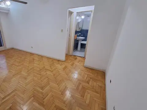 Av. Independencia 2400, Piso 2