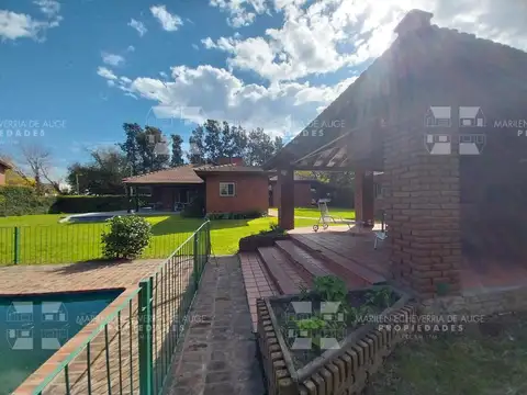 Casa 5 ambientes con 3 baños