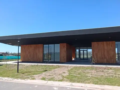 MRB. Oportunidad! lote en barrio Village Plaza. Bella Vista