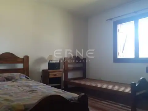 Casa 6 ambientes con 2 baños