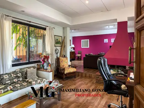 Casa en Venta con 3 cocheras