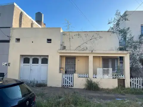 Venta Casa/Lote Ramos Mejía    Acepta Permuta 
