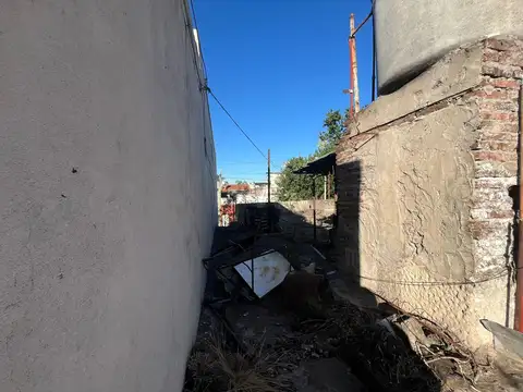 Venta Casa/Lote Ramos Mejía    Acepta Permuta 
