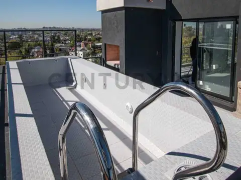 Venta Departamento Duplex  2 Ambientes Terraza privada con Pileta  Tigre Centro 