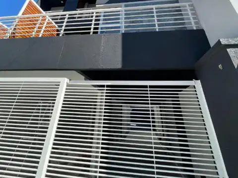 Venta depto. 2 ambientes en Caseros