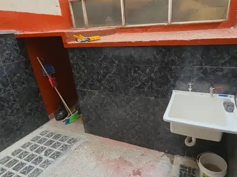 Avenida Crovara 300, Piso 1