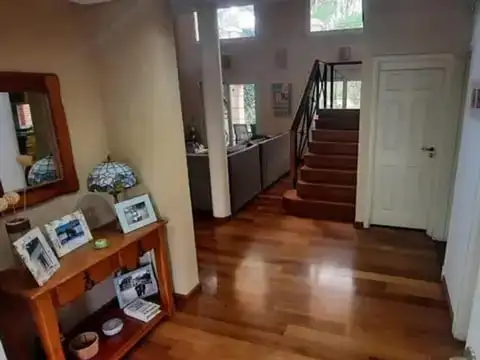 Casa en Venta con 5 cocheras