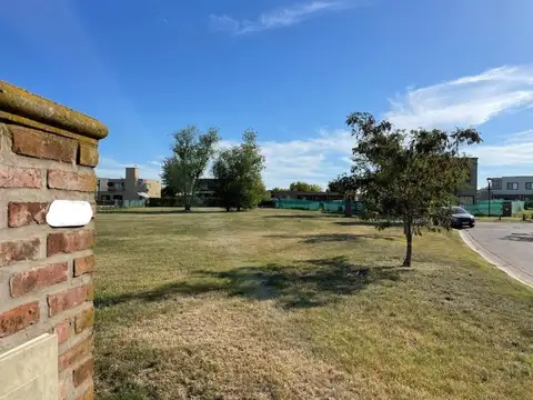 RBS. EN VENTA LOTE INTERNO EN EL BARRIO  CANTON GOLF, ESCOBA