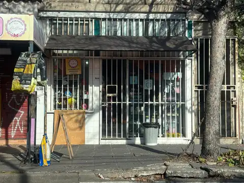 local sobre linea municipal