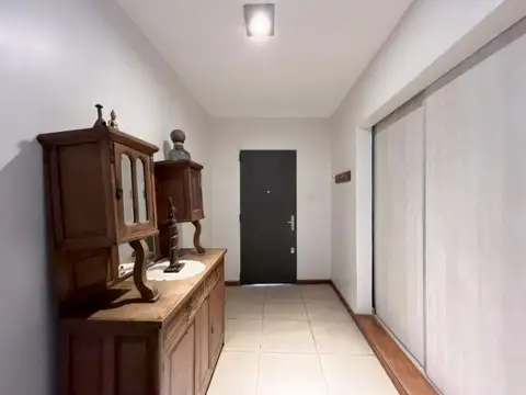 Fragata Presidente Sarmiento 600, Piso 0