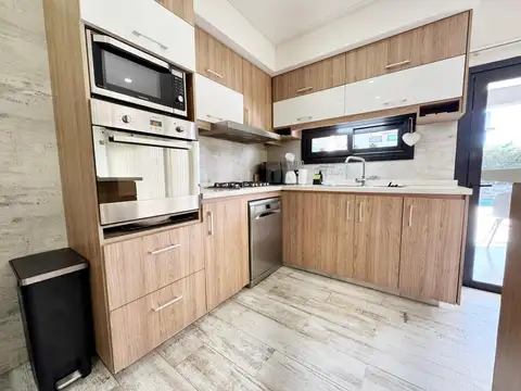 Casa en Venta con 6 cocheras