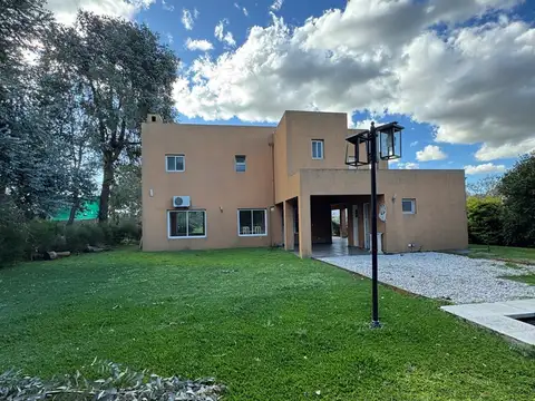 Casa  en Venta en Sausalito, Pilar, G.B.A. Zona Norte