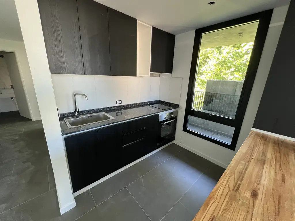 EDIFICIO SARANDI de 31 Unidades en San Cristobal