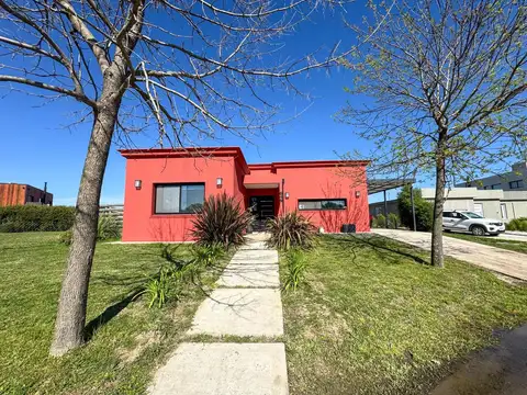 Casa en venta a la laguna Barrio Santa Isabel 