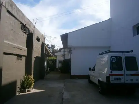 Av. Pres. Arturo U. Illia 600