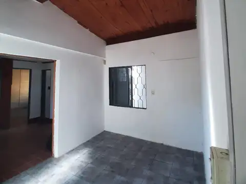 Depto Tipo Casa 6 ambientes con 2 baños